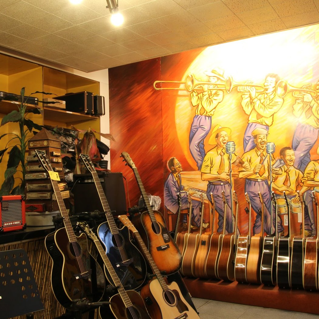 Major Pigalle (Guitare Et Ukulélé, Harmonicas, Trompette, saxophone, Micros..) 3